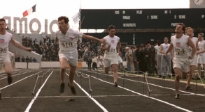 Abrahams en su victoria en 100 metros de Paris 1924. En la ficción